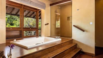 Badewanne und Dusche (separat), Komfortbadewanne, Regendusche