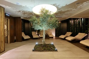 Espace de soins pour les couples, sauna, bain à remous, hammam