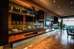 Desayuno buffet todos los días (con cargo)