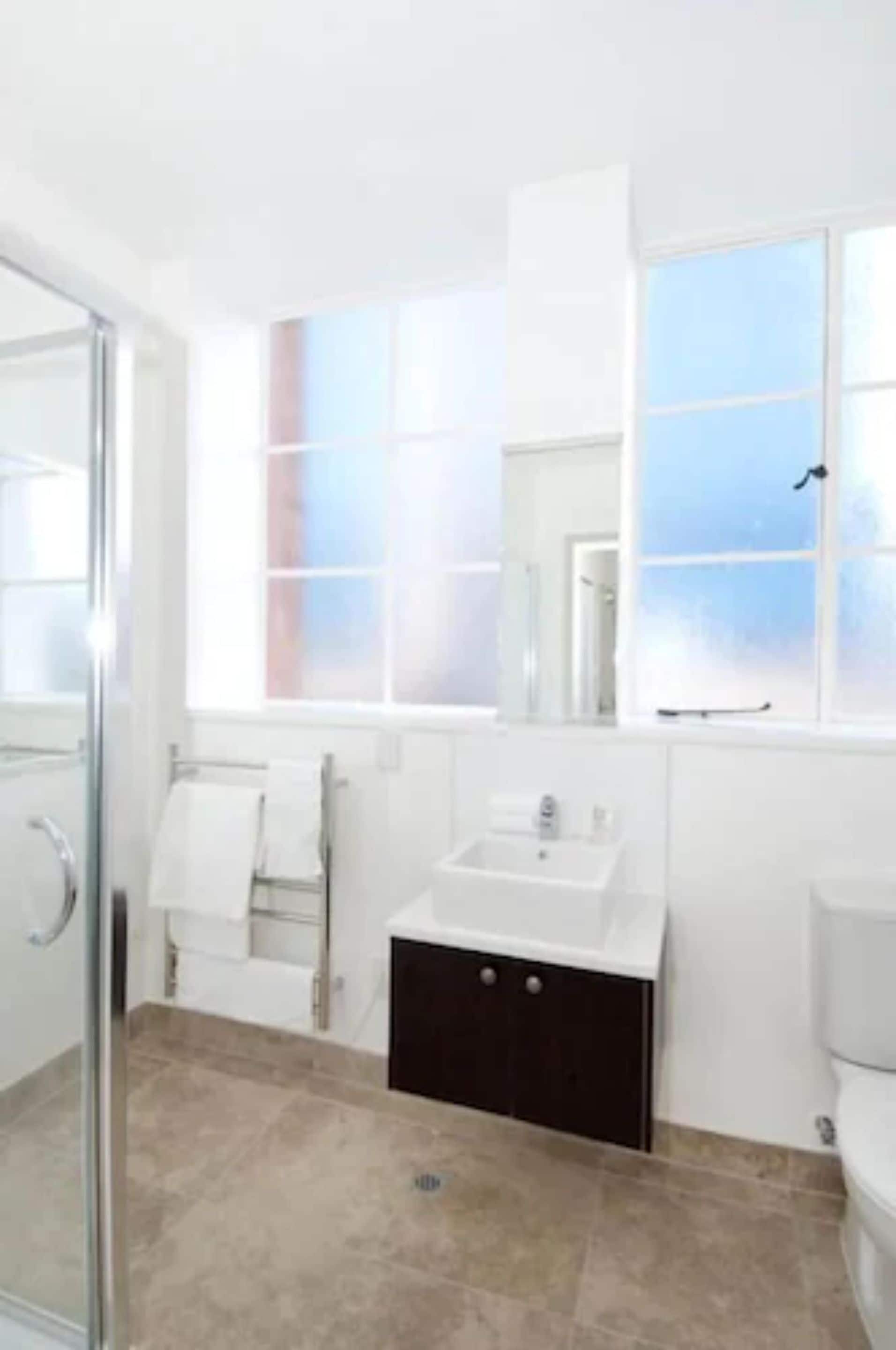Shower, free toiletries, hair dryer, towels
