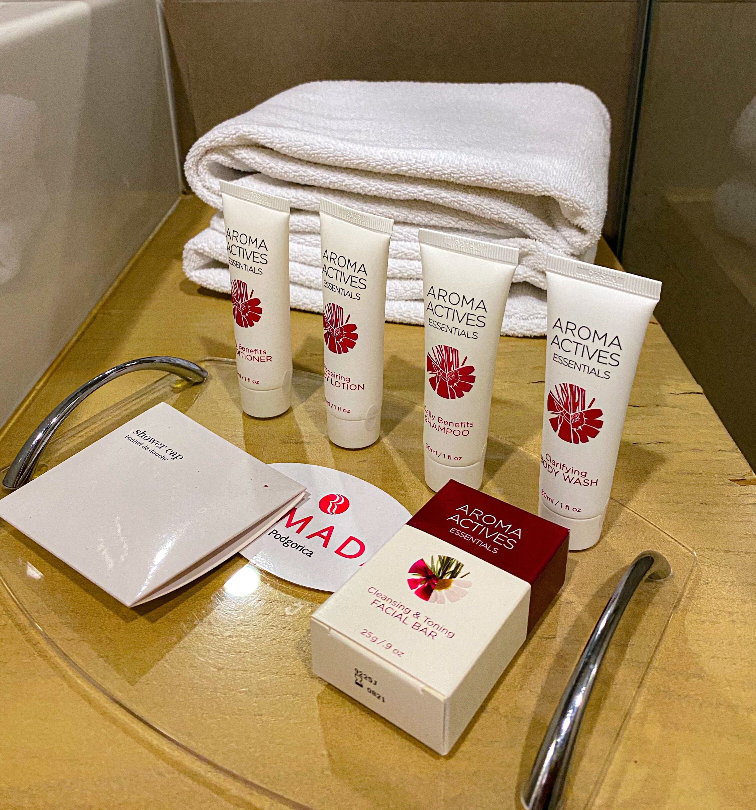 executive room, 1 king bed, non smoking | room amenity