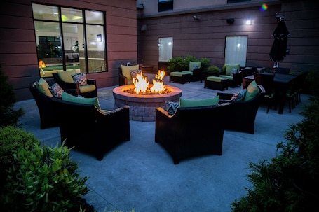 Terraza o patio. Hampton Inn & Suites Sharon