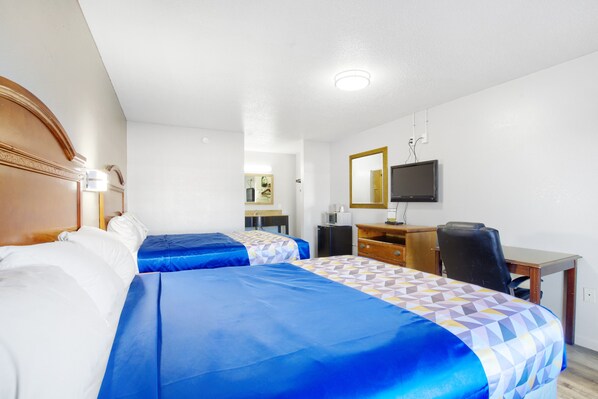 Escrivaninha, ferros/tábuas de passar roupa, Wi-Fi de cortesia