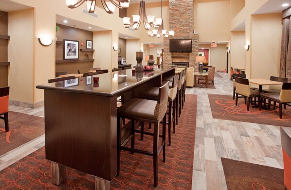 Reception - Hampton Inn & Suites Dickinson (Dickinson)