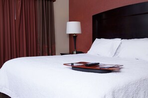 Escritorio, tabla de planchar con plancha, cunas gratuitas y wifi