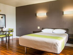 Premium bedding, individually decorated, individually furnished, desk - Studio 6 San Antonio, TX - Lackland AFB (San Antonio)