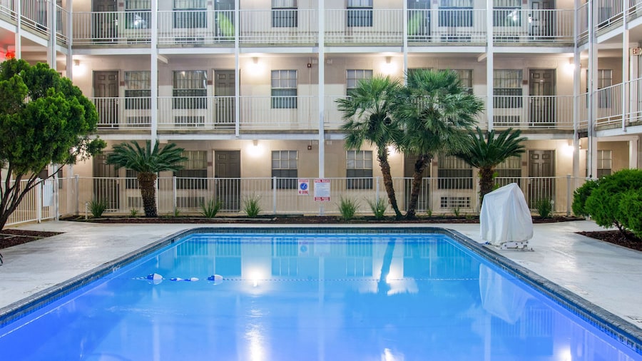 Studio 6 San Antonio, TX - Lackland AFB