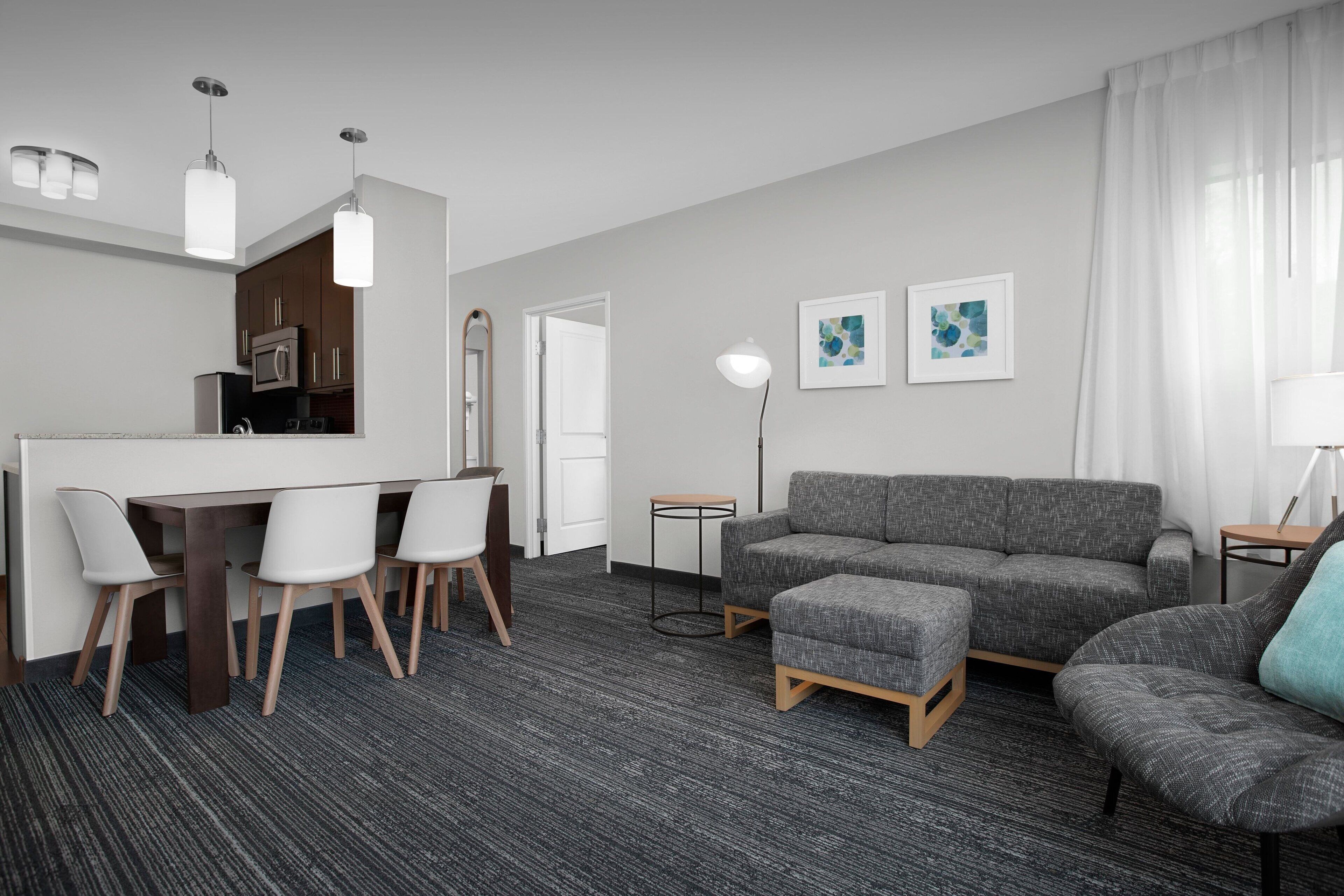 Télévision à écran plat de 37 pouces avec chaînes par câble, télévision