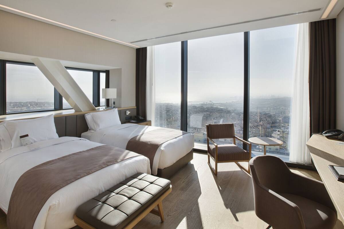 Ropa de cama de alta calidad, edredón y minibar 