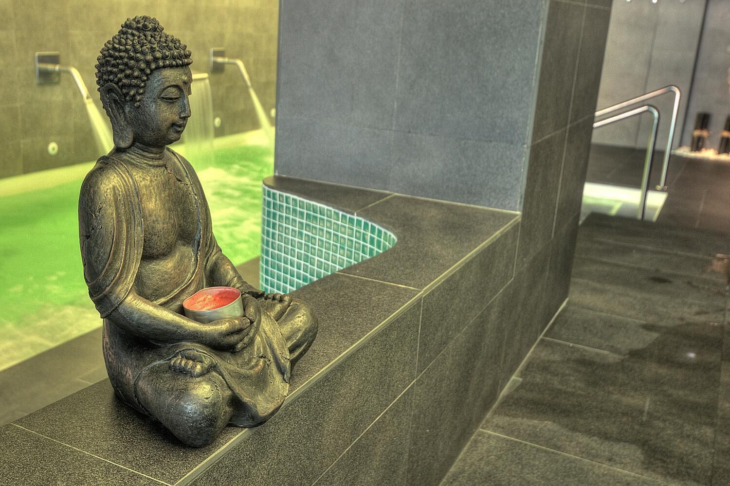 전신 트리트먼트, 바디 랩, 바디 스크럽, 페이셜 트리트먼트, 마사지/트리트먼트룸, 매니큐어/페디큐어