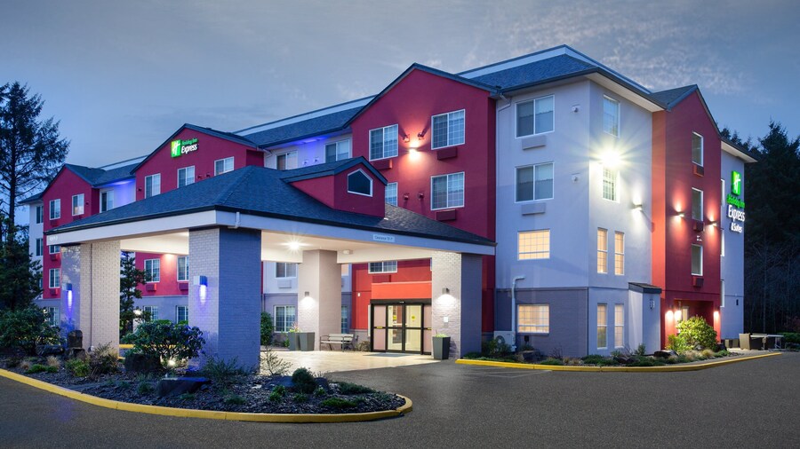 Holiday Inn Express & Suites Lincoln City by IHG