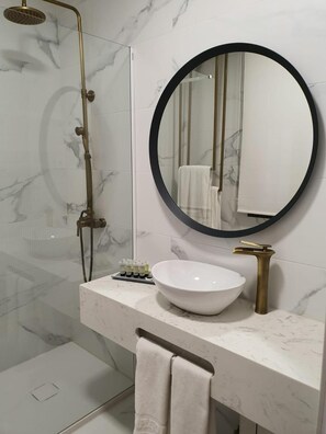 Free toiletries, towels - Complejo Paris (Illescas)