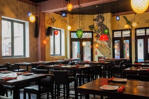 Breakfast, lunch, dinner served; Fusion cuisine - Tantalo Hotel (Panama City)