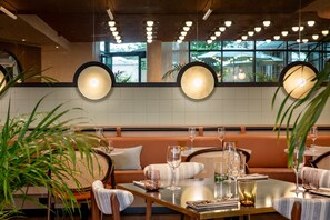 Restaurant - Le Parchamp, Paris Boulogne, a Tribute Portfolio Hotel (Boulogne-Billancourt)