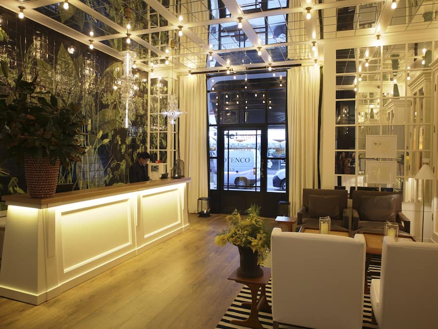 Kawasan tempat duduk lobi