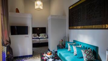 32-Zoll-Flachbildfernseher mit Satellitenempfang, Fernseher