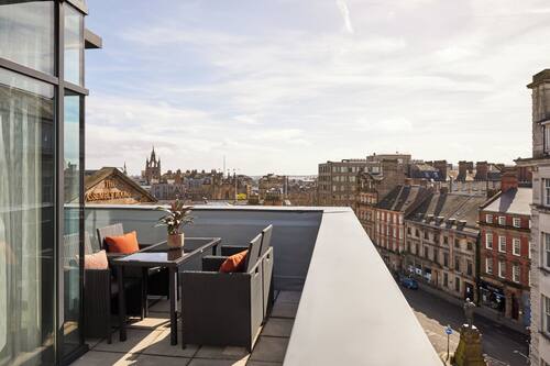 Room, 1 King Bed, City View, Corner (Super King, Refurbished, Balcony) | Room amenity