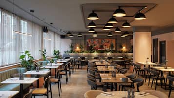 Petit déjeuner, déjeuner et dßner servis sur place