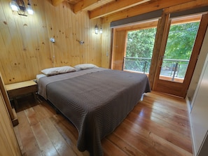In-room safe, individually decorated, individually furnished - Hosteria Hueney Ruca (San Martín de los Andes)