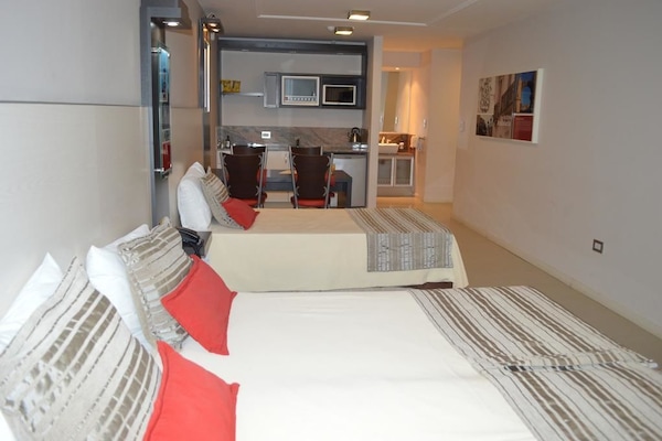 Habitació estàndard | Minibar, caixa forta a l'habitació i decoració individual