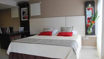 Minibar, safe på rommet, individuelt dekorert og individuelt innredet