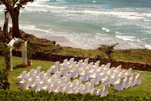 Outdoor wedding area - Magdalena Grand Beach & Golf Resort (Lowlands)