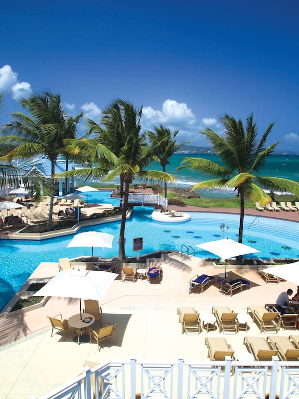 3 outdoor pools, pool umbrellas, pool loungers