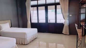 Standard Twin Room | Hypo-allergenic bedding, minibar, desk, free WiFi