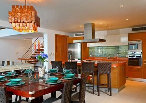 Ocean Pool Suite 3 Bedroom | ครัวส่วนตัว