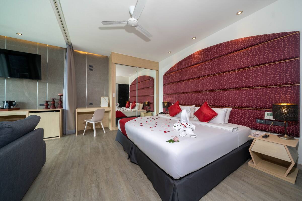 Oceanfront Standard Jacuzzi Suite | 迷你吧贈品、房內夾萬、遮光窗簾/窗簾、熨斗/熨衫板