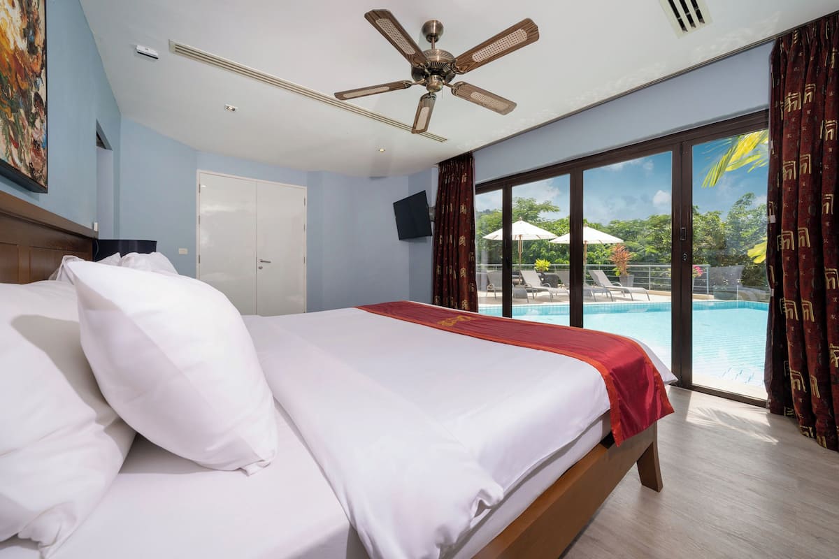 Pool Villa 5 Bedroom | 迷你吧贈品、房內夾萬、遮光窗簾/窗簾、熨斗/熨衫板