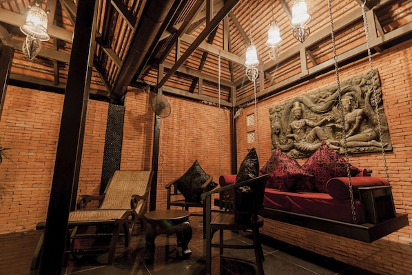Grand Residence | Living room
