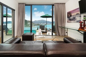Sky Suite with Plunge Pool | Free minibar, in-room safe, blackout drapes, iron/ironing board