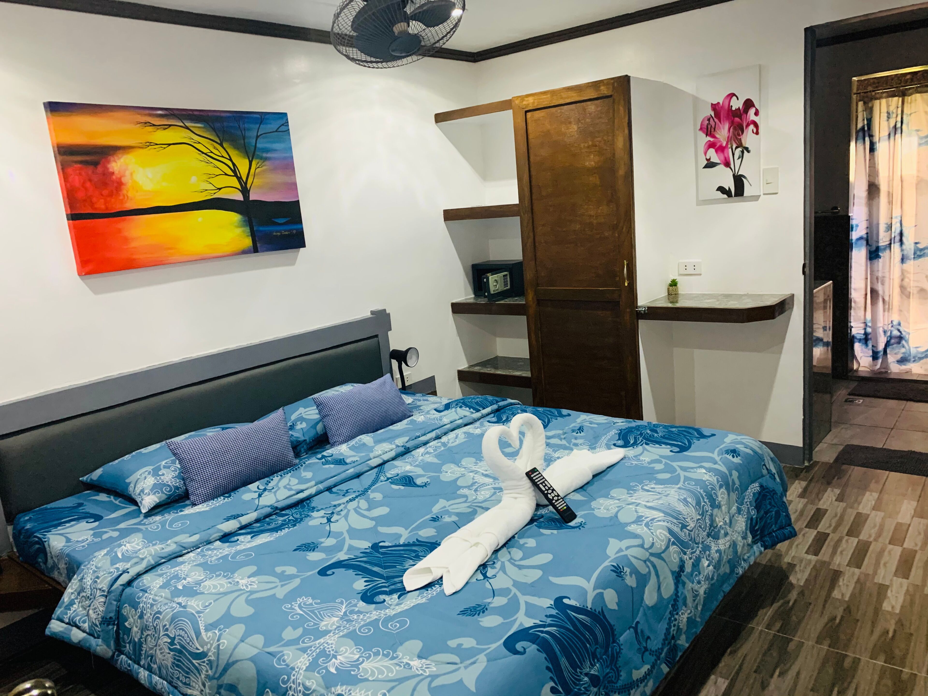 Appartamento Luxury, 1 letto king, vista oceano, lato piscina | Biancheria da letto ipoallergenica, una cassaforte in camera