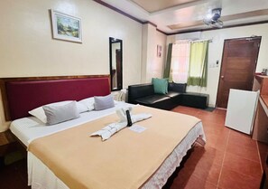 King Ocean Suite with Promo Breakfast | Hypo-allergenic bedding, in-room safe, individually decorated - BADLADZ Beach and Dive Resort (Puerto Galera)