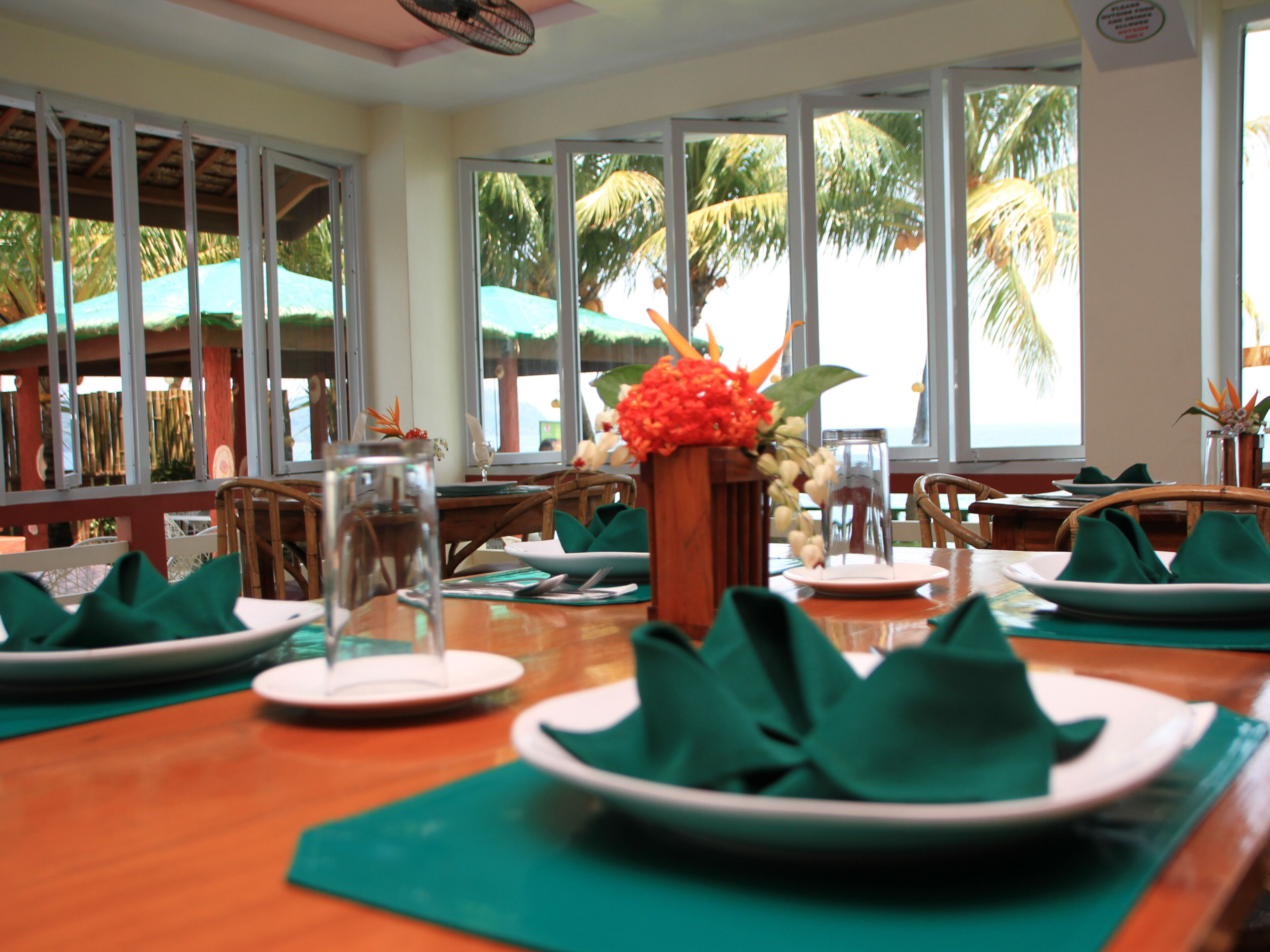 Breakfast, lunch, dinner served; international cuisine, beach views 