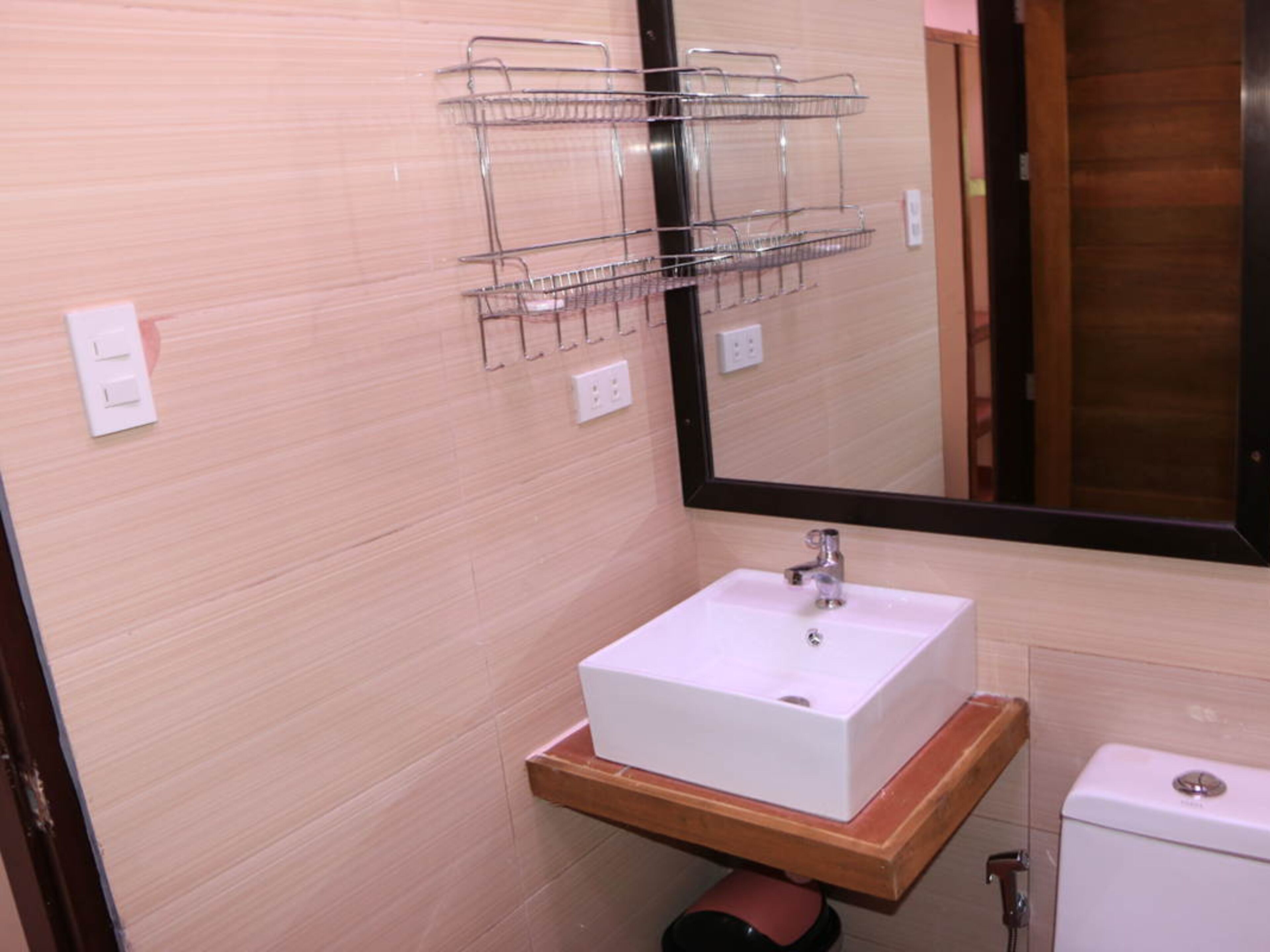 king ocean suite with promo breakfast | bathroom | shower, rainfall showerhead, free toiletries, bidet