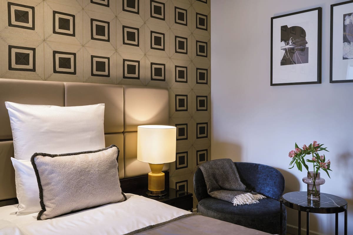 Junior Suite | Hypo-allergenic bedding, minibar, in-room safe, desk