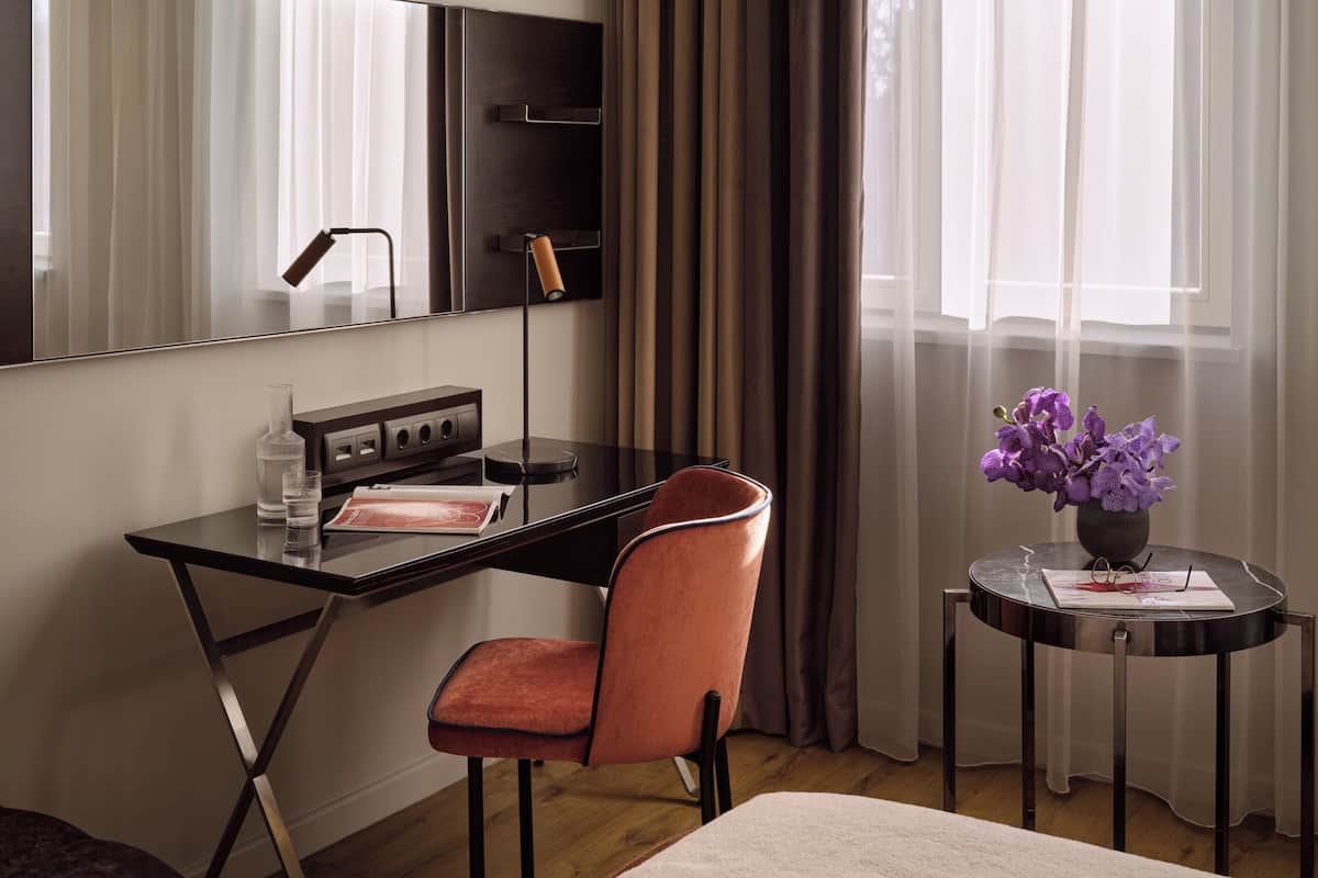 Superior Double Room | Hypo-allergenic bedding, minibar, in-room safe, desk