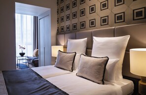 Junior Suite | Hypo-allergenic bedding, minibar, in-room safe, desk - The Posthouse Berlin Potsdamer Platz - Leonardo Limited Edition (Berlin)