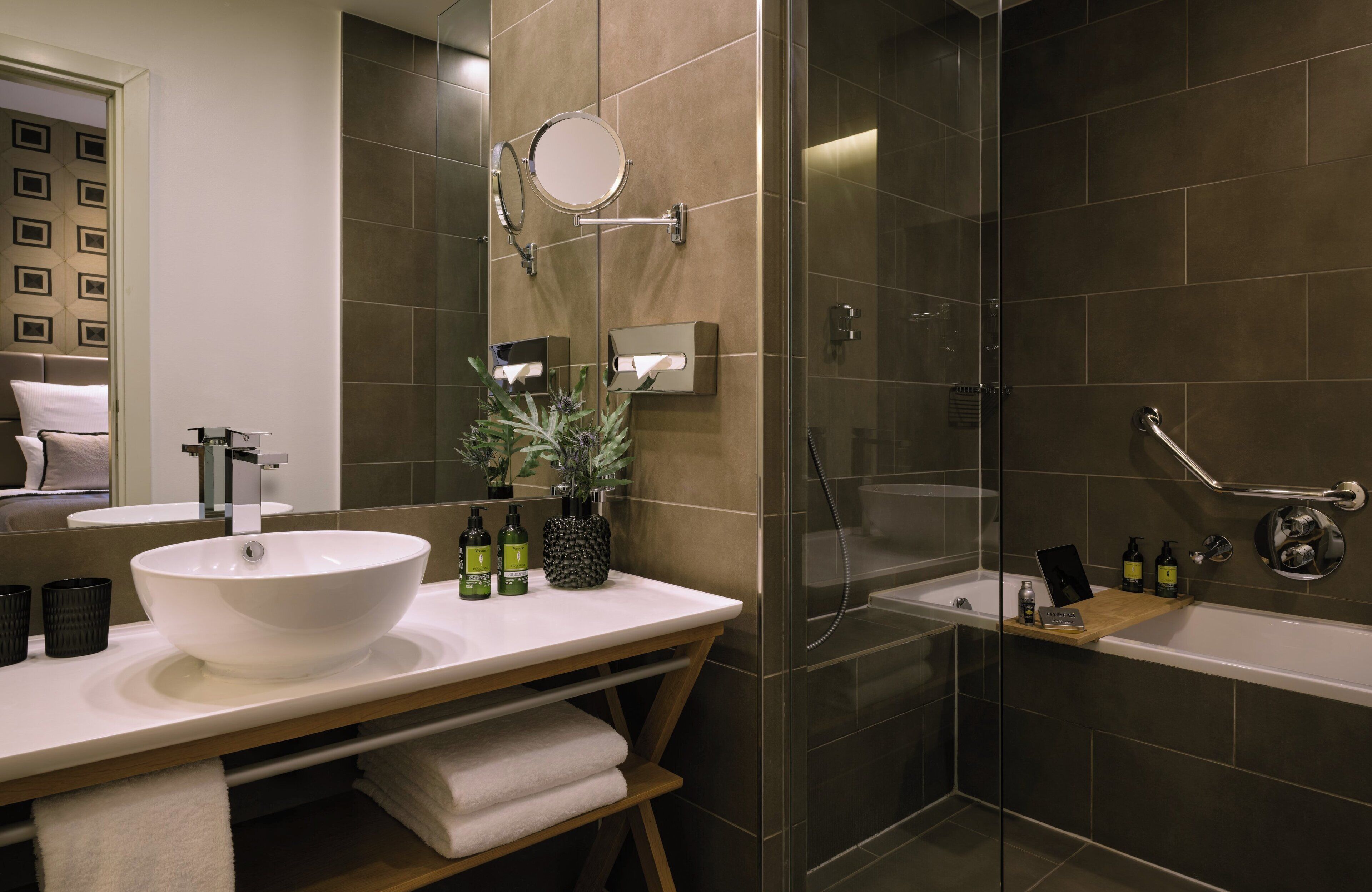 junior suite | bathroom | hair dryer, towels, soap, shampoo