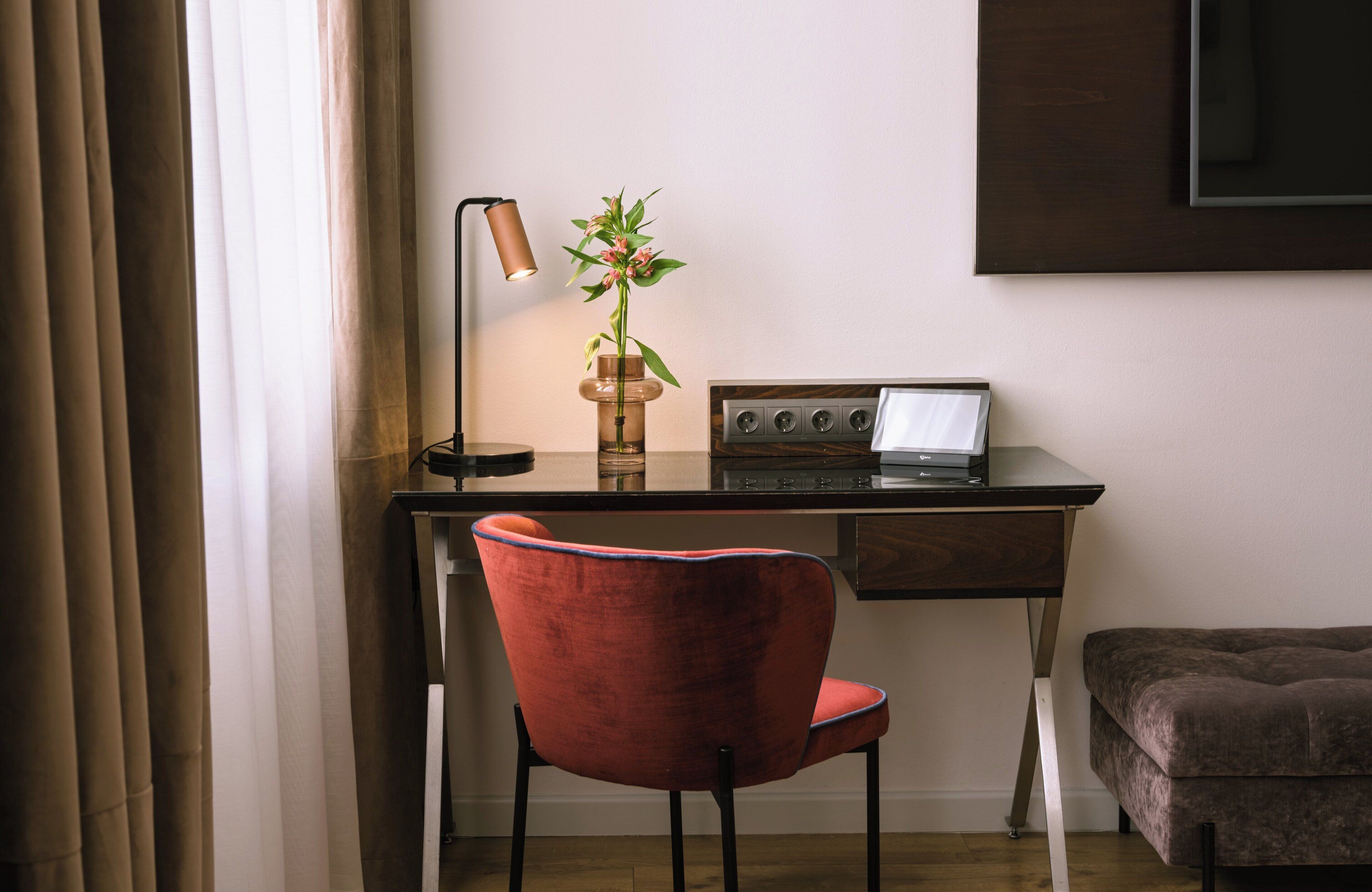 executive suite | hypo-allergenic bedding, minibar, in-room safe, desk