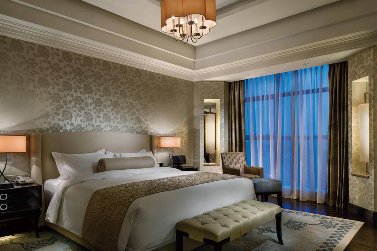 Minibar, in-room safe, desk, blackout curtains