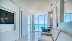 Suíte Master Frente Mar Casal | 迷你吧、客房内保险箱、办公桌、笔记本电脑工作区
