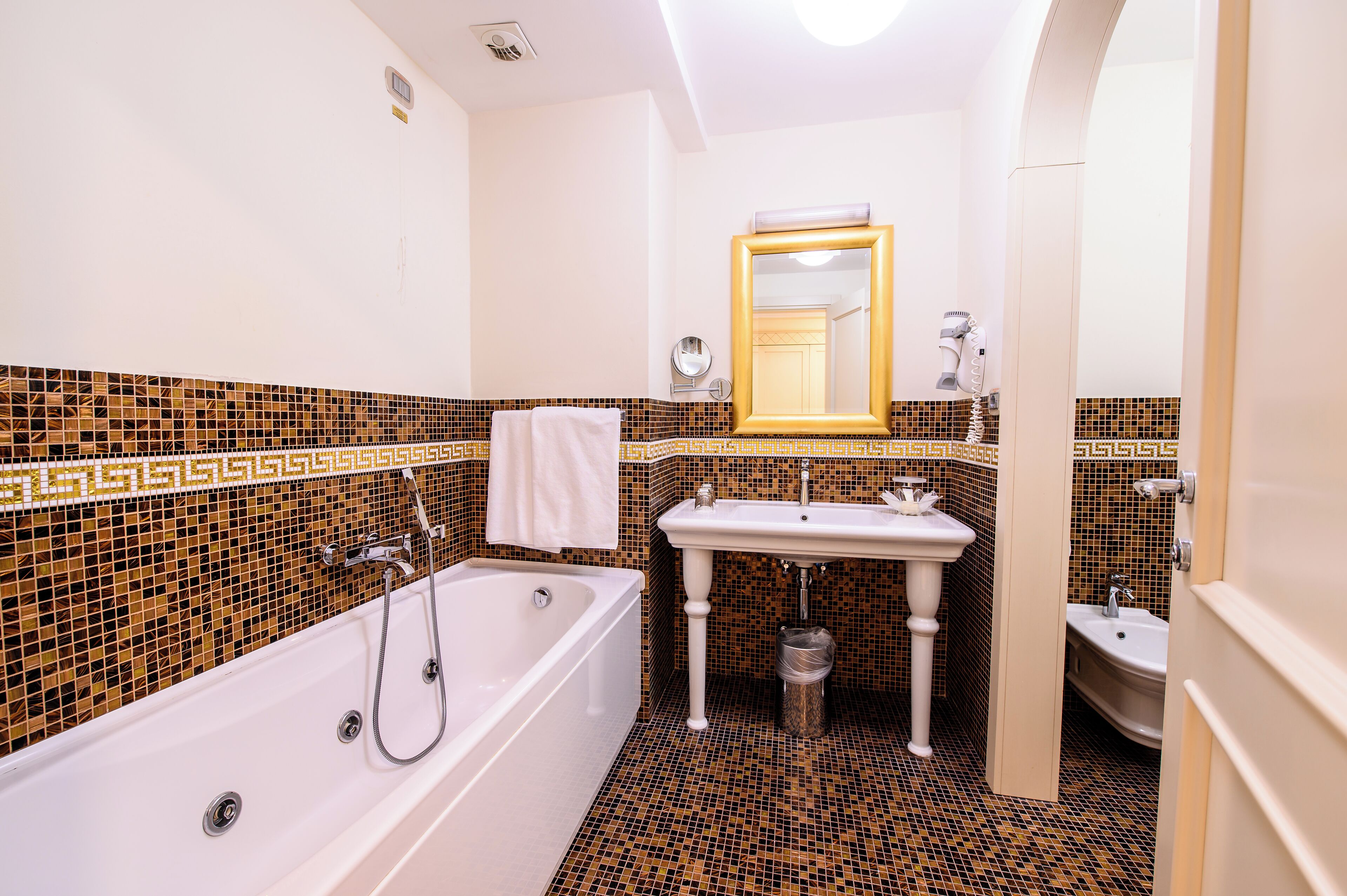 minibar, in-room safe, desk, soundproofing