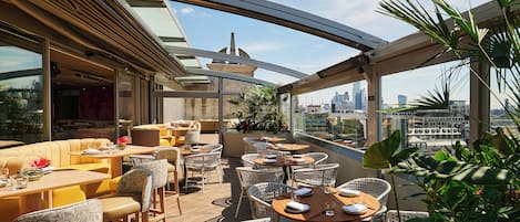 2 restaurants; breakfast, lunch, dinner and brunch served