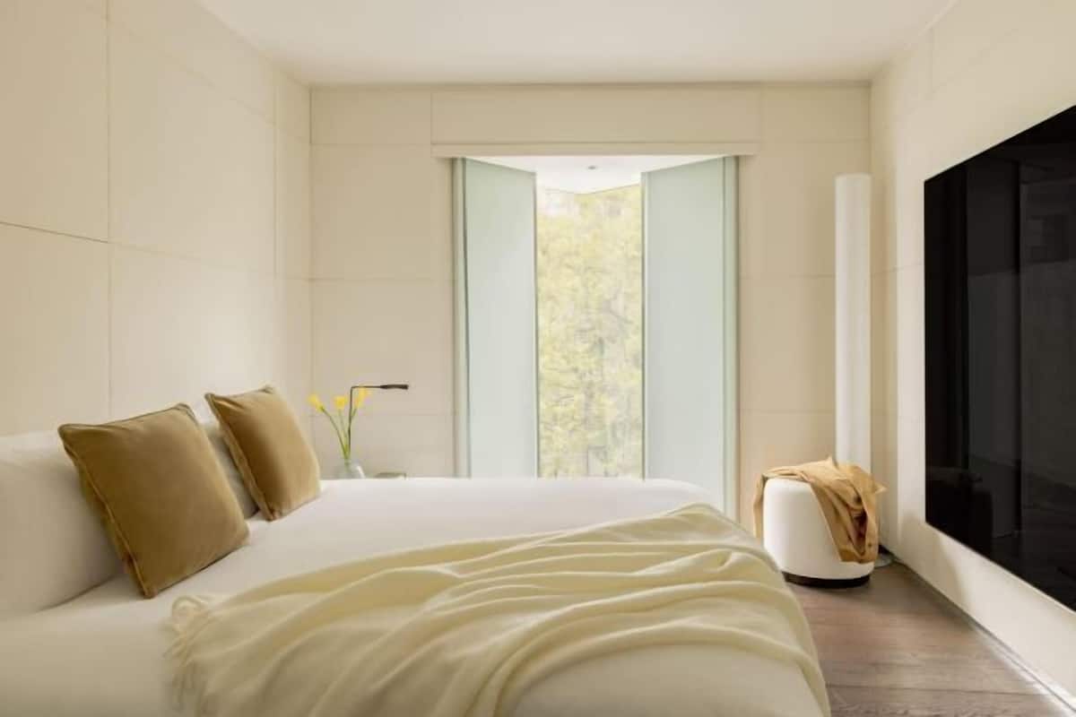 Egyptian cotton sheets, premium bedding, down comforters