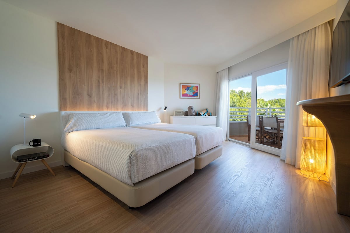1 bedroom, minibar, in-room safe, blackout drapes