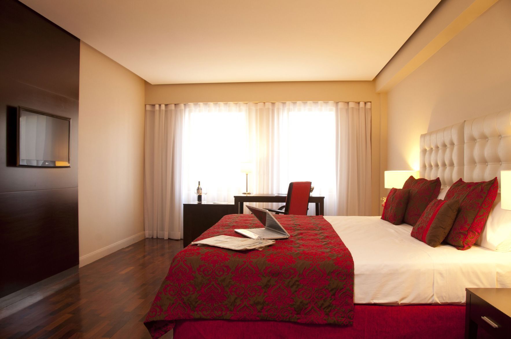 Roupas de cama premium, edredons de pluma, camas com colchões pillow-top