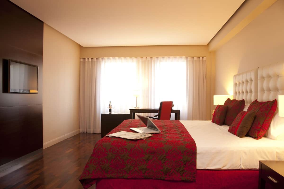 Roupas de cama premium, edredons de pluma, camas com colchões pillow-top